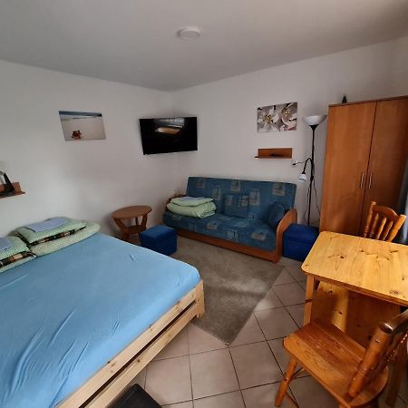Tmt Pokoje Goscinne Z Aneksami Kuchennymi Kąty Rybackie Esterno foto