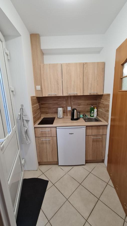 Tmt Pokoje Goscinne Z Aneksami Kuchennymi Kąty Rybackie Esterno foto