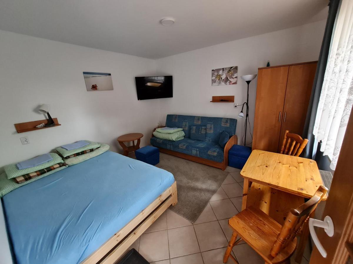 Tmt Pokoje Goscinne Z Aneksami Kuchennymi Kąty Rybackie Esterno foto